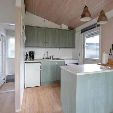 Nice In W/ 2 Bedrooms Vakantiehuis *