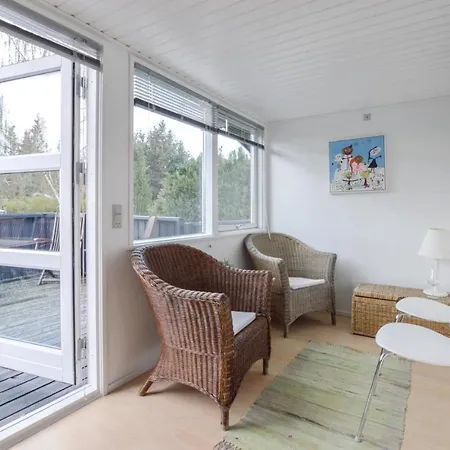 Nice In W/ 2 Bedrooms *